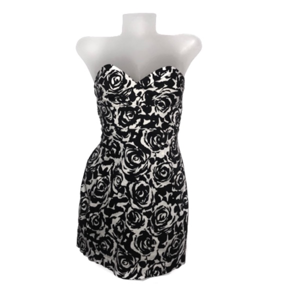 Gorgeous Strapless Rose Dress - Picture 2 of 4